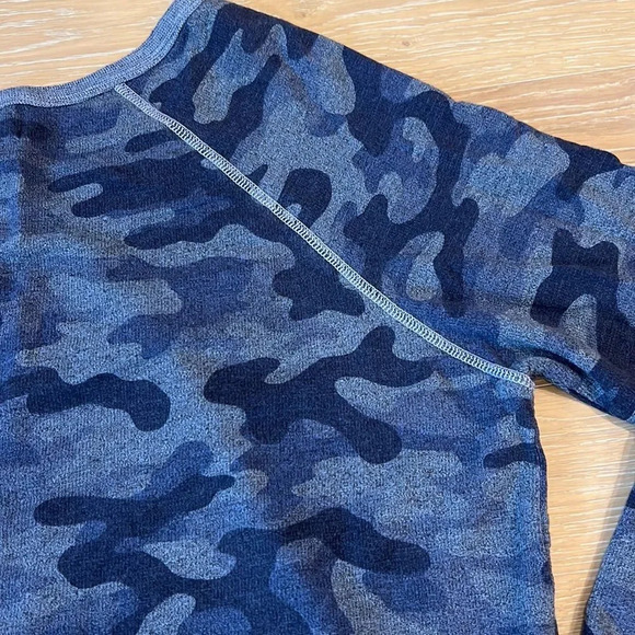 Sundry Obsessed Pullover Crewneck Sweatshirt Blue Camo Embroidered Sweater Top - Picture 9 of 12